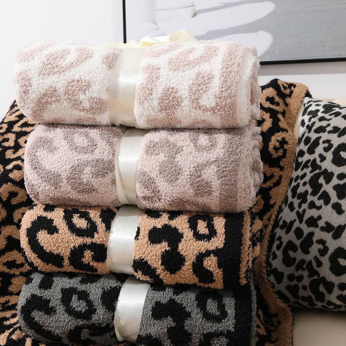 Knitted Leopard Print Throw Blanket – Ultra Soft Cozy Animal Print Home Blanket