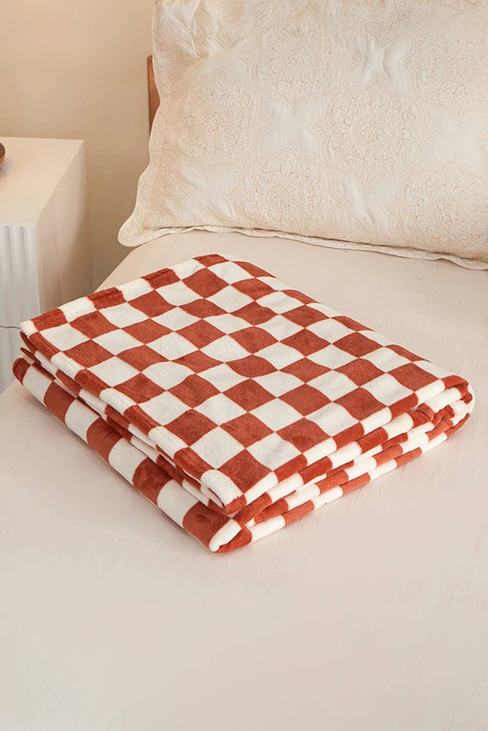 Checkerboard Printed Soft Throw Blanket – 6.5ft x 4ft