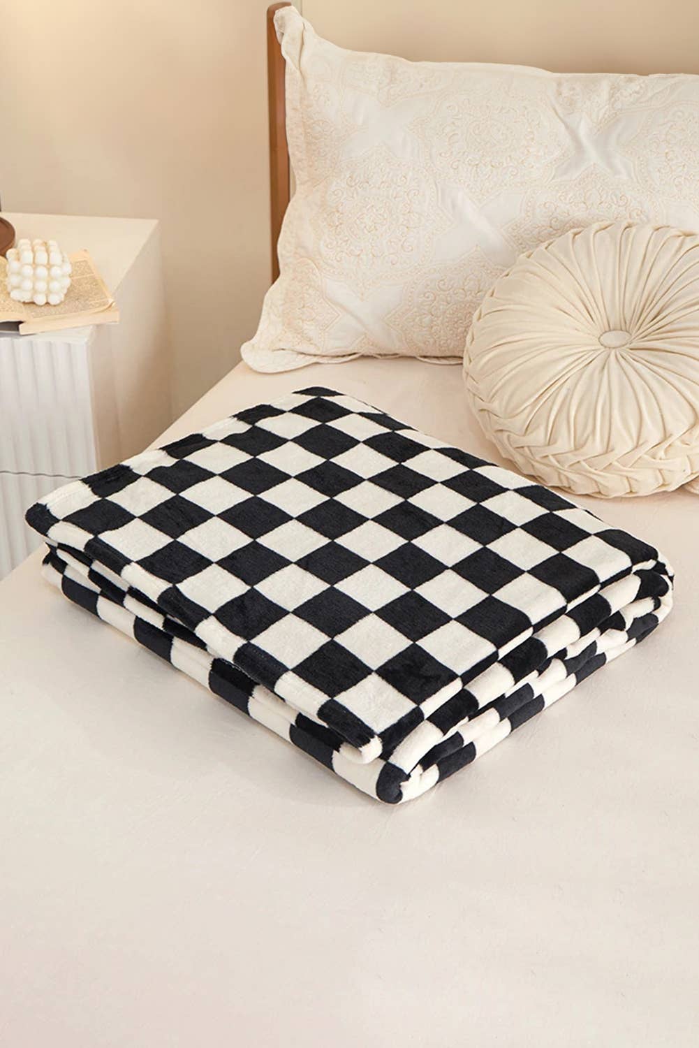 Checkerboard Printed Soft Throw Blanket – 6.5ft x 4ft
